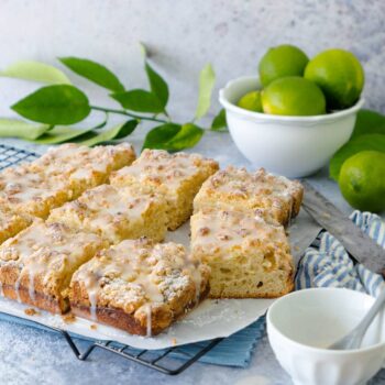 Dinkel Limetten-Streuselkuchen