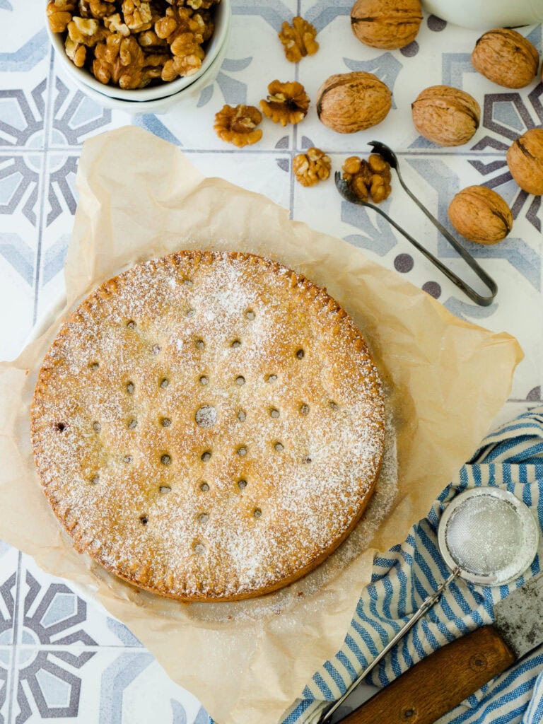 Die allerbeste, vegane Bündner Nusstorte aus Dinkelmehl