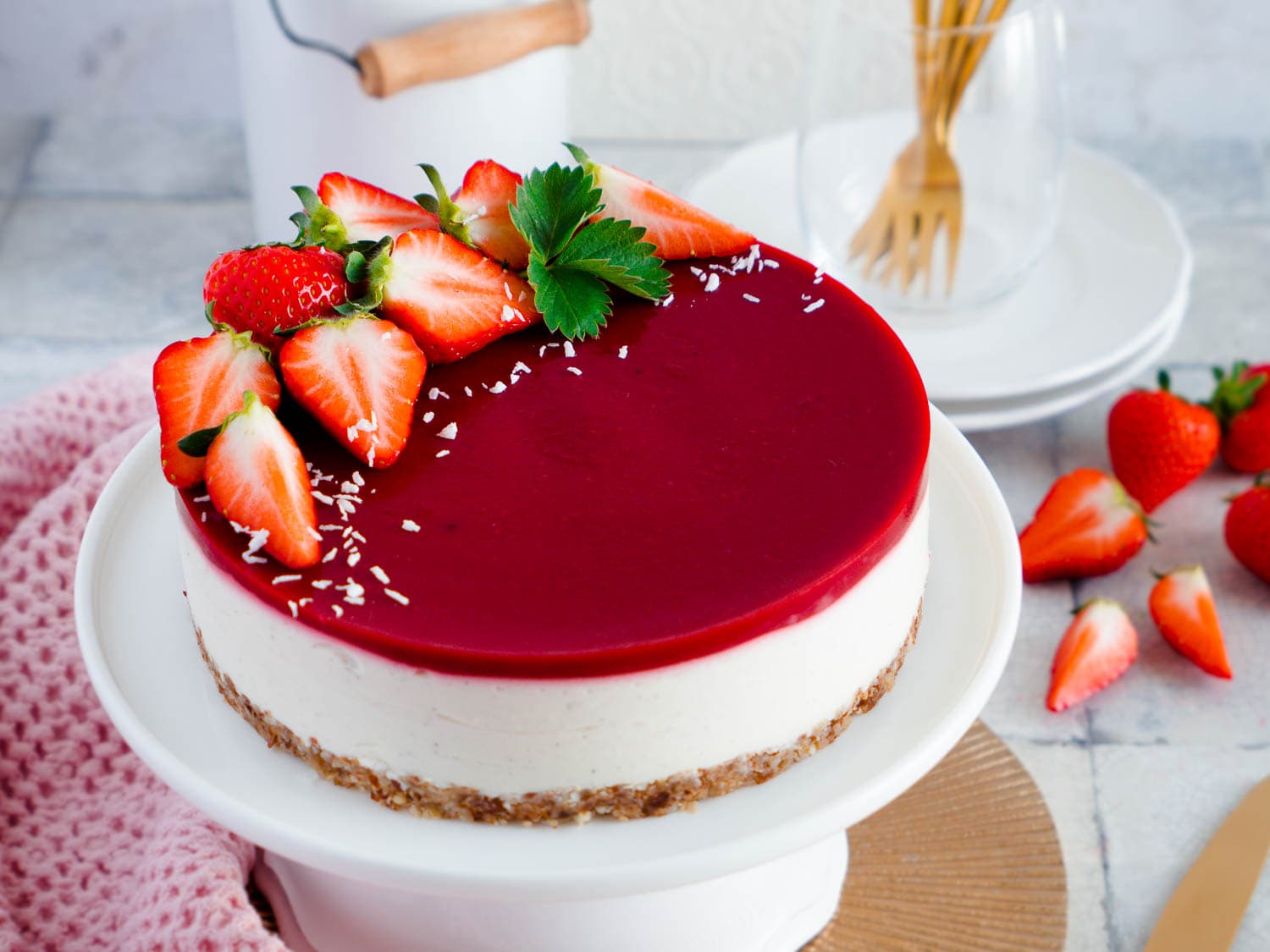 Einfaches Rezept für veganen Erdbeer-Cheesecake ohne backen