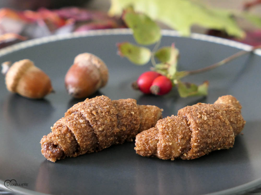 Unverschämt leckere Dinkel Mini-Nusshörnchen mit gerösteten Haselnüssen ...