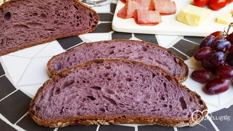 Rotweinbrot